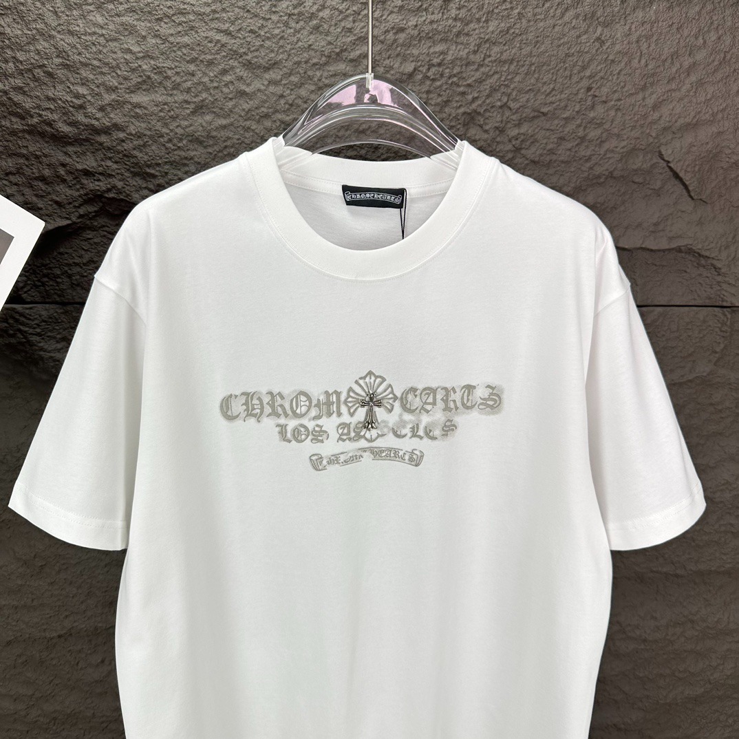 クロムハーツ「Chrome Hearts」メタルクロス ルーンロゴTシャツ
