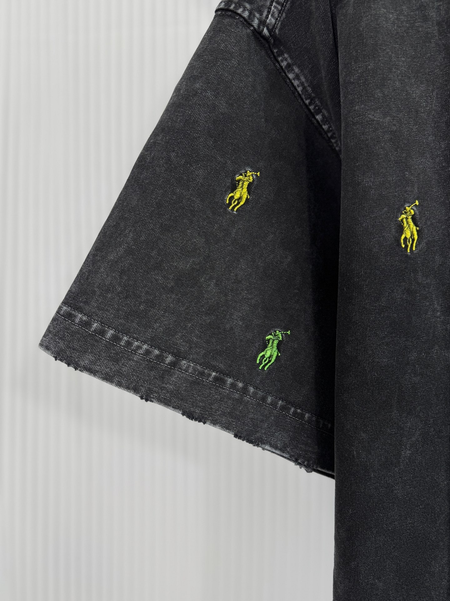 クロムハーツ「Chrome Hearts」3Dホースシュークロス エンブロイダリーTシャツ