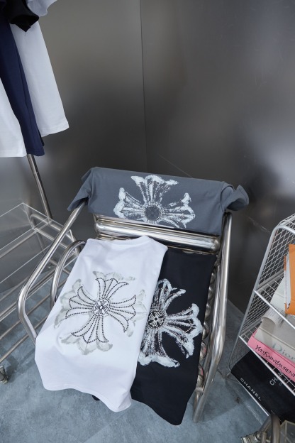 クロムハーツ「Chrome Hearts」プリント&ストーンTシャツ