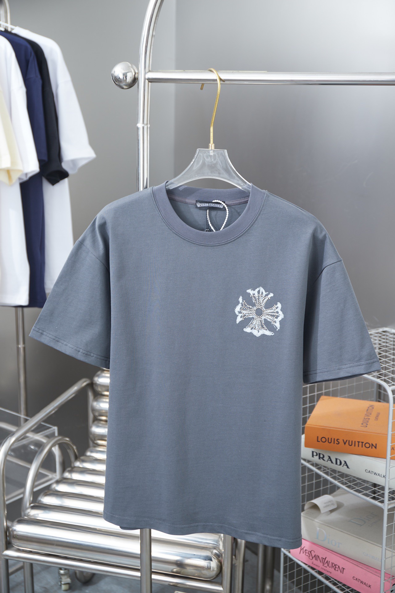 クロムハーツ「Chrome Hearts」プリント&ストーンTシャツ
