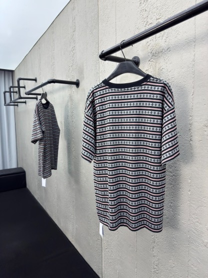 クロムハーツ「Chrome Hearts」ストライプ オールオーバープリント Tシャツ