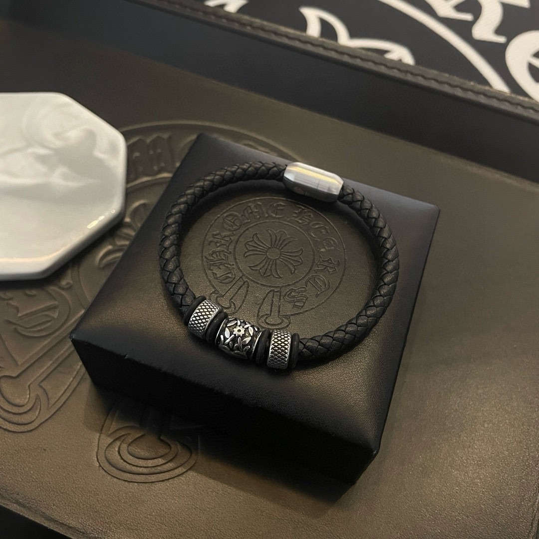 クロムハーツ「Chrome Hearts」Vintage Leather Wrap Bracelet