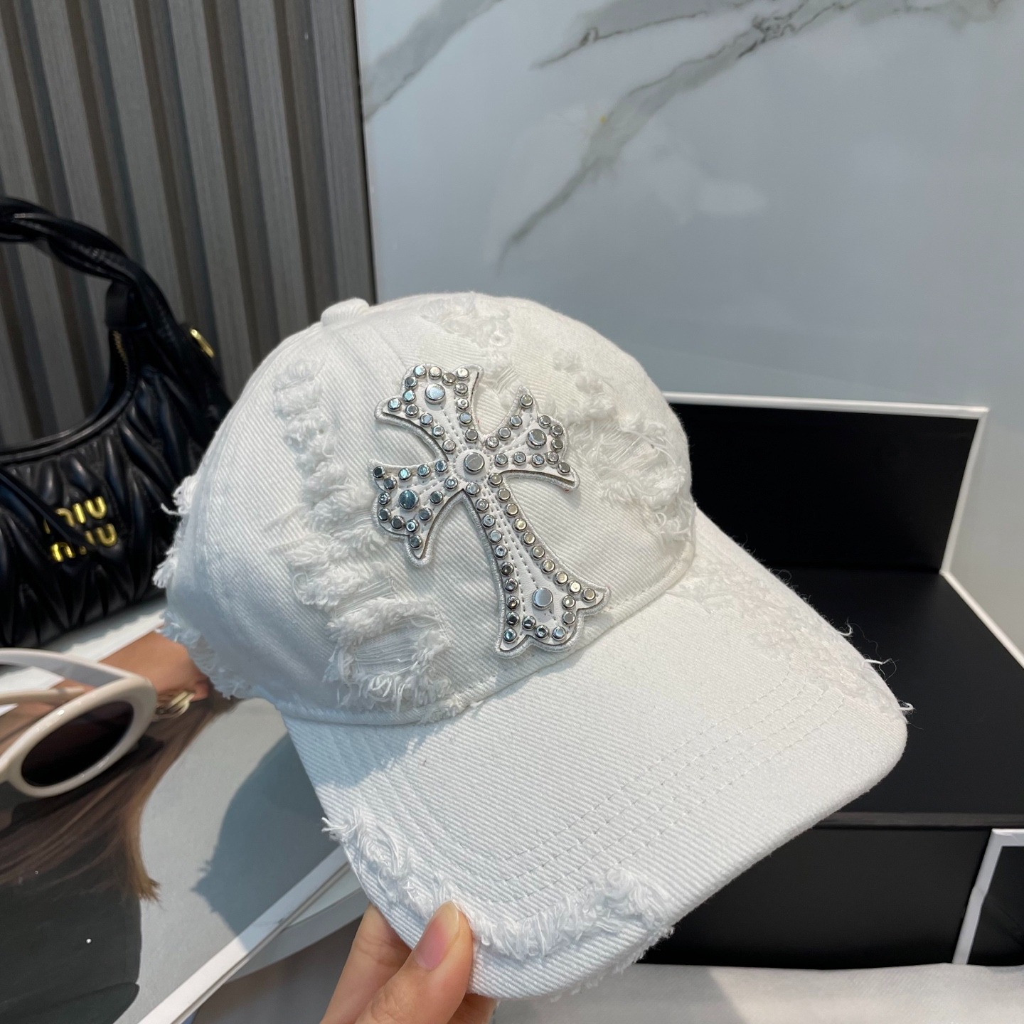 クロムハーツ「Chrome Hearts」ハーツ クロスロゴ ベースボールキャップ