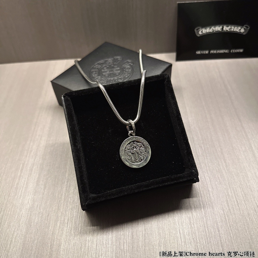 クロムハーツ「Chrome Hearts」ヴィンテージクロス＆フラワーネックレス（ユニセックスコレクション）