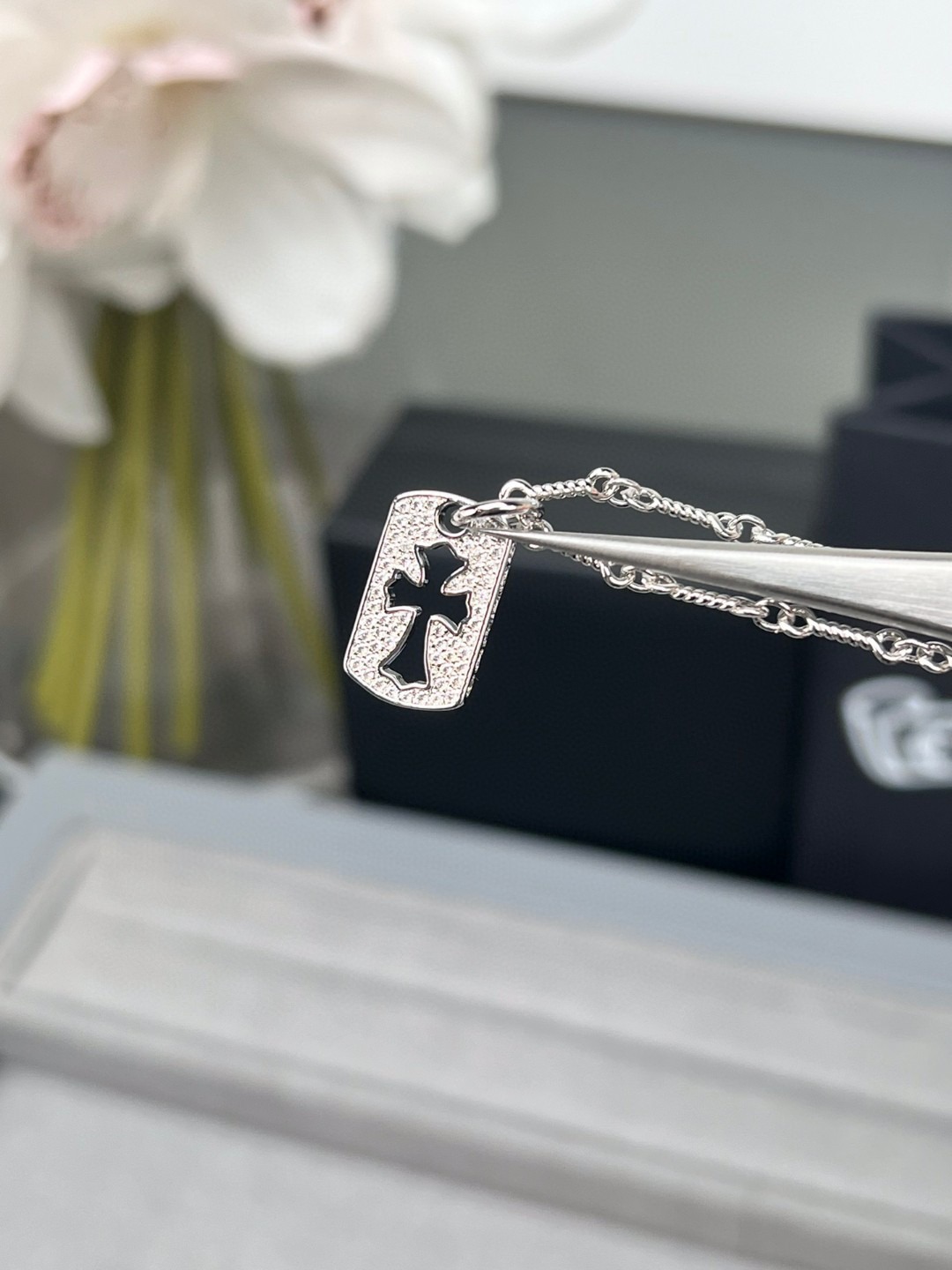 クロムハーツ「Chrome Hearts」スクエアクロスペンダント ネックレス