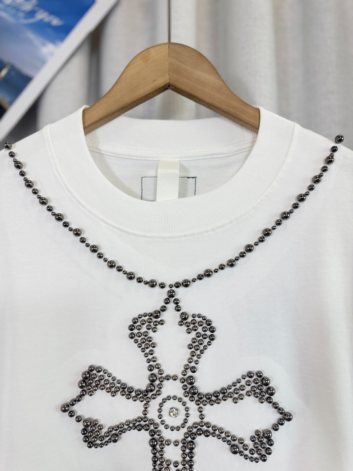 クロムハーツ「Chrome Hearts」ホースシュー＆クロス パールプリント Tシャツ