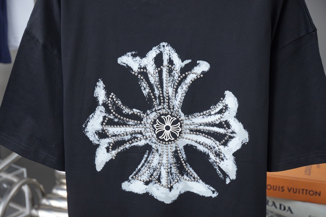 クロムハーツ「Chrome Hearts」プリント&ストーンTシャツ