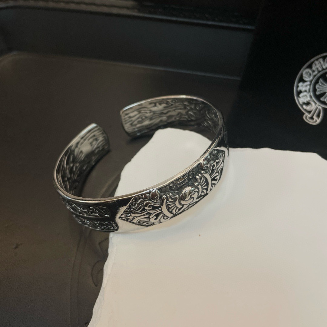 クロムハーツ「Chrome Hearts」Vintage Gothic Cuff Bracelet