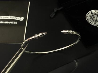 クロムハーツ「Chrome Hearts」Bullet Head Cuff Bracelet