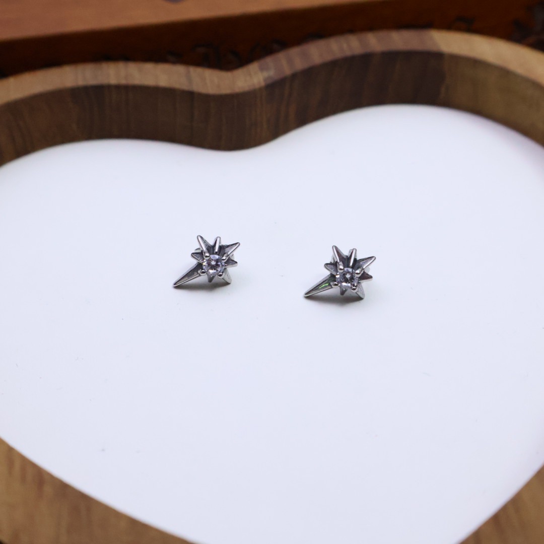 クロムハーツ「Chrome Hearts」クロムハーツ ヴィンテージクロスピアス S925 ユニセックス ピアス