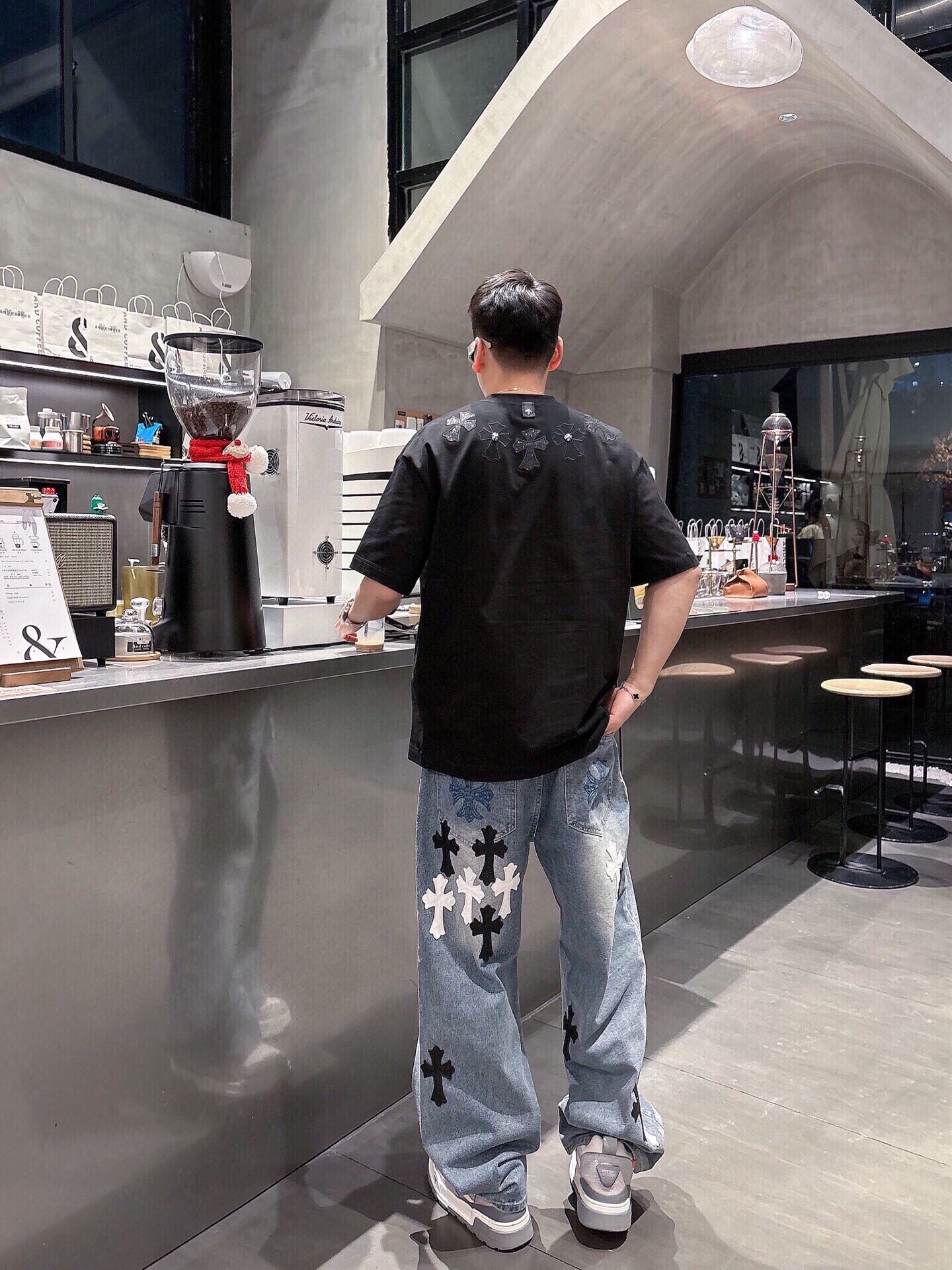 クロムハーツ「Chrome Hearts」エンブロイダリーロゴTシャツ