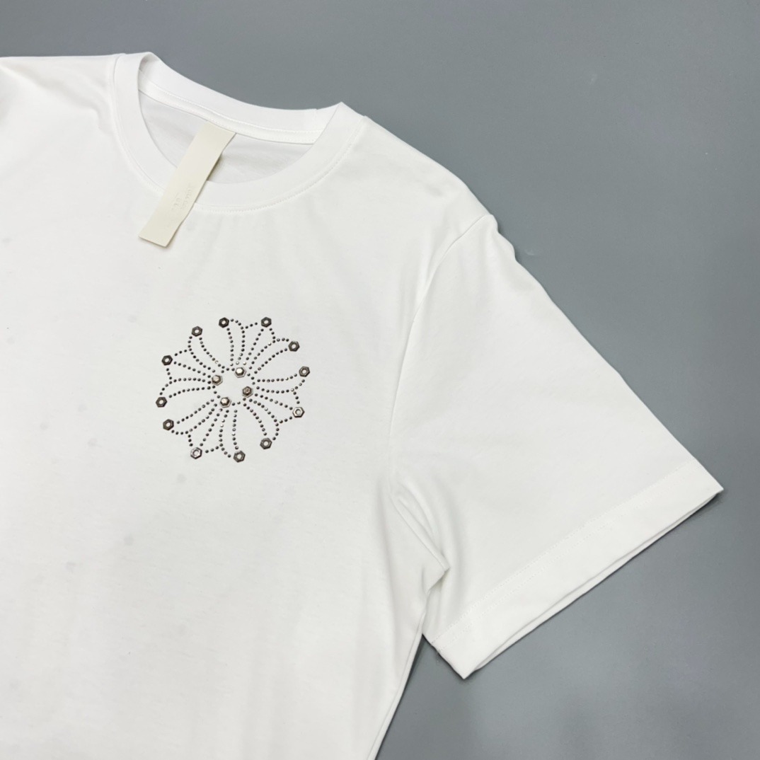 クロムハーツ「Chrome Hearts」スパンコールサンスクリット スタッドTシャツ