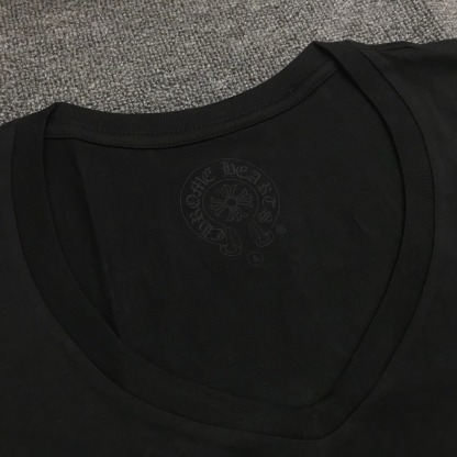 クロムハーツ「Chrome Hearts」レディース Vネック シグネチャーTシャツ