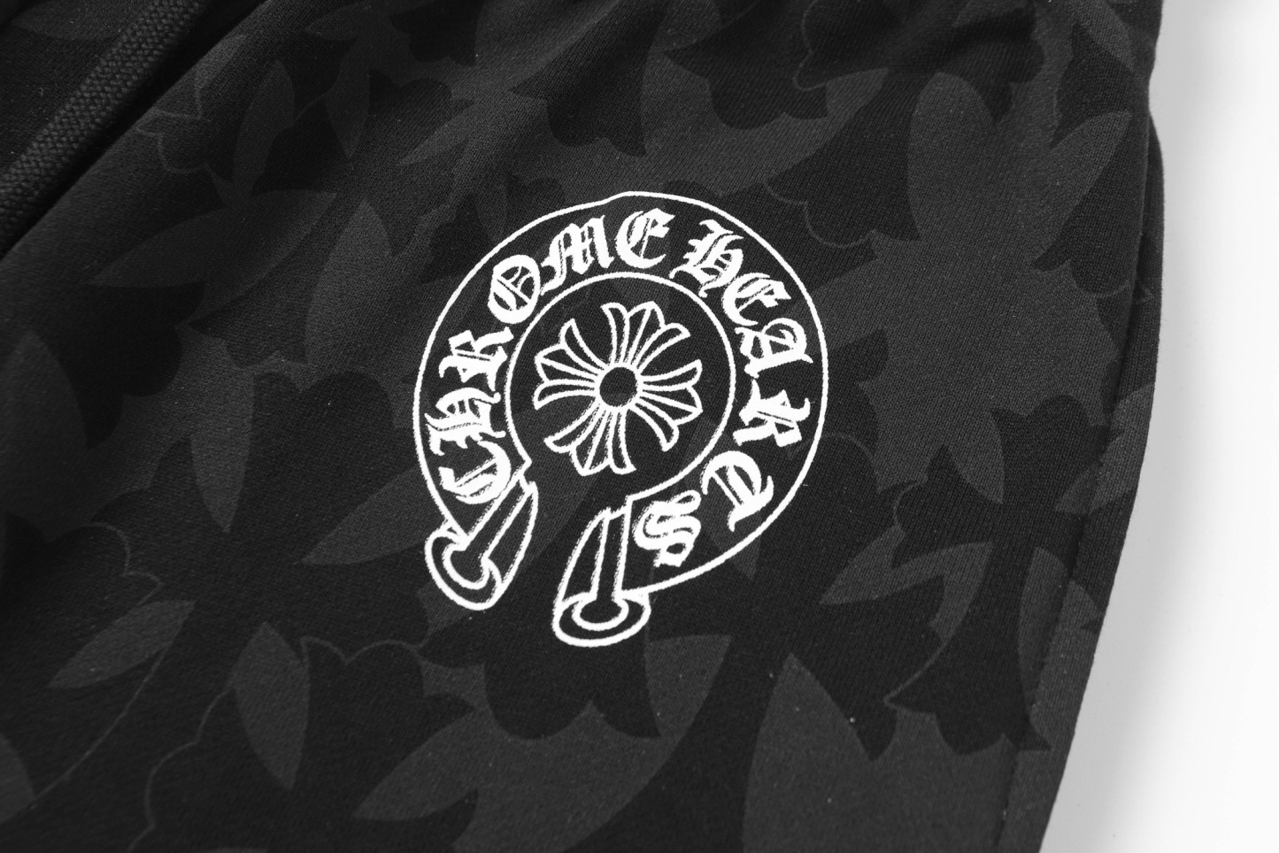 クロムハーツ「Chrome Hearts」ホースシュークロス オールオーバープリント ショーツ