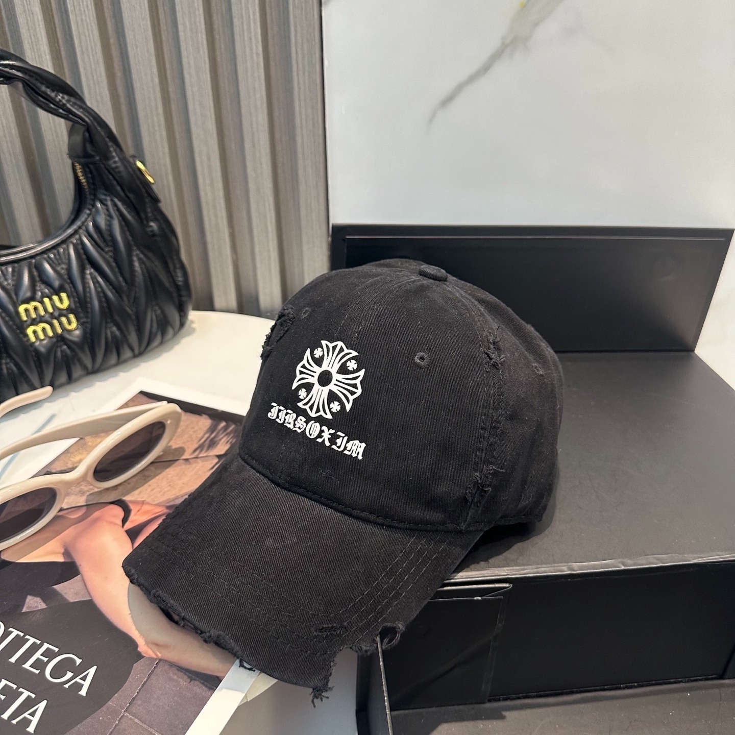 クロムハーツ「Chrome Hearts」クロスエンブレム スナップバック キャップ