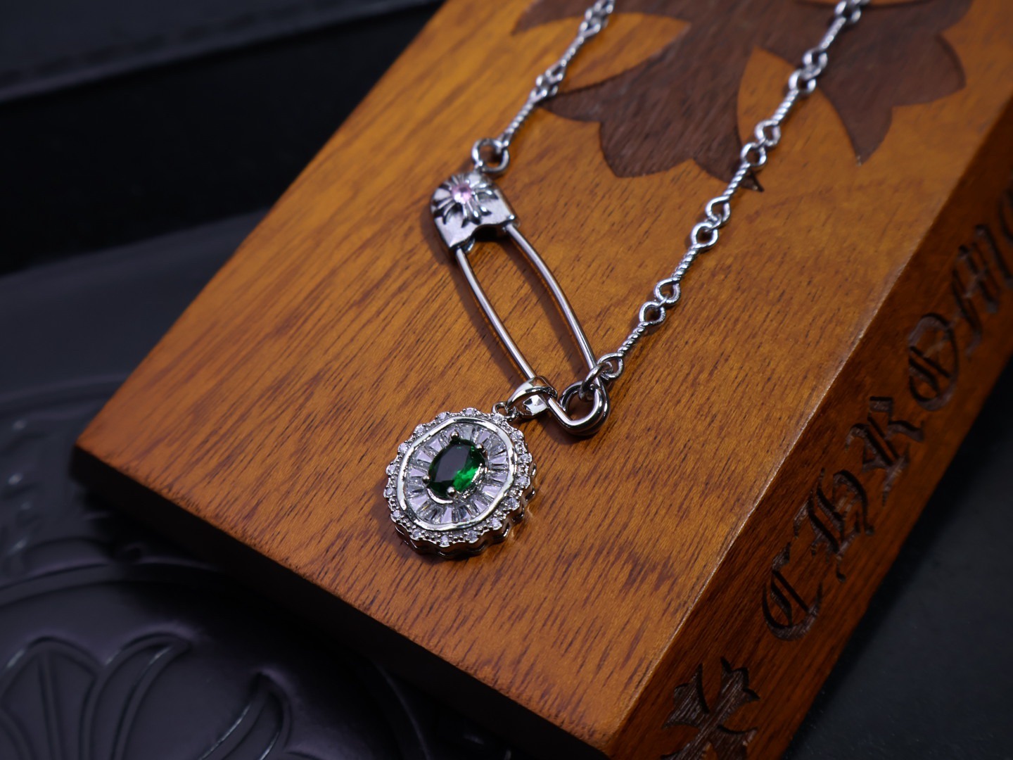 クロムハーツ「Chrome Hearts」ゴシッククロス＆フルール マルチスタイルペンダント