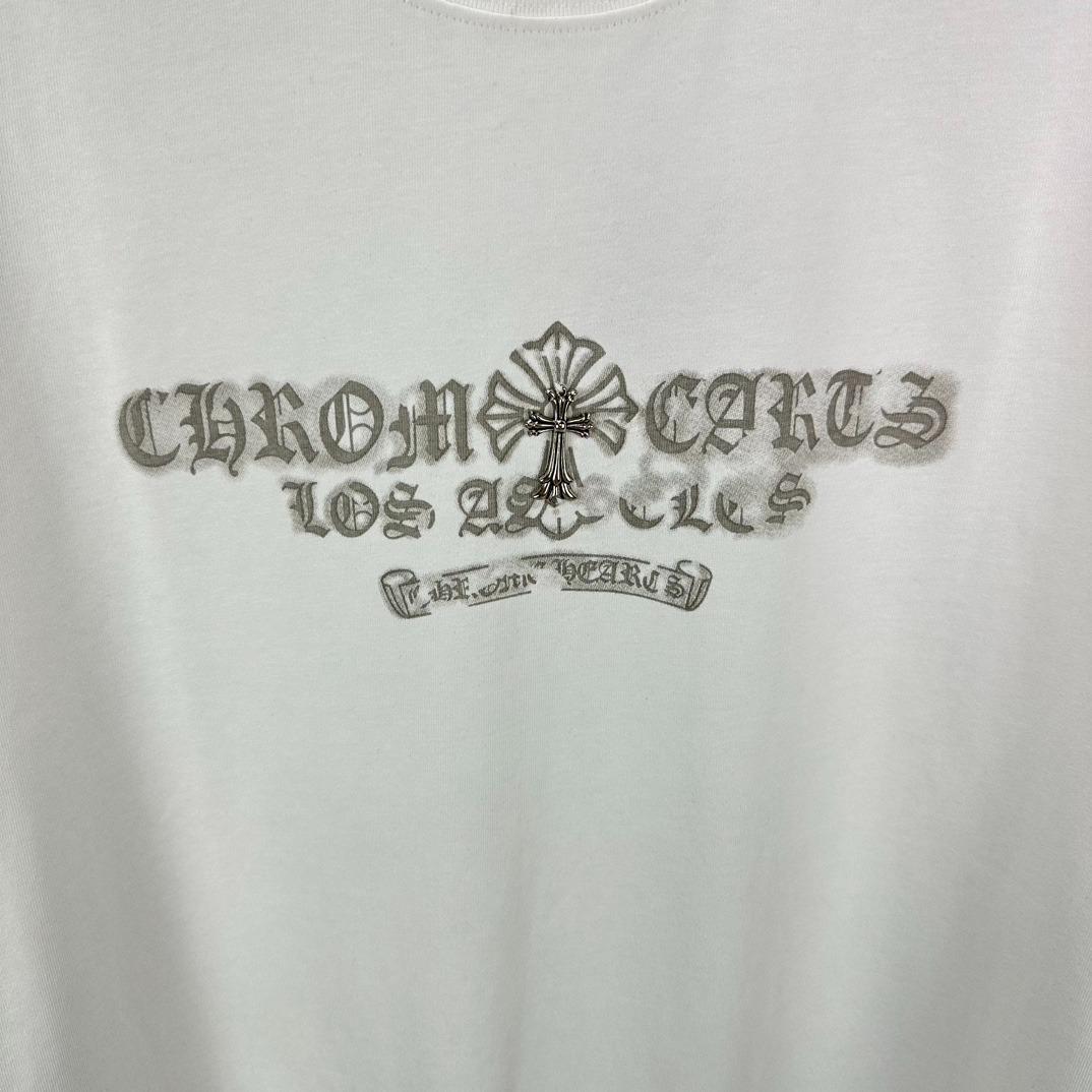 クロムハーツ「Chrome Hearts」メタルクロス ルーンロゴTシャツ