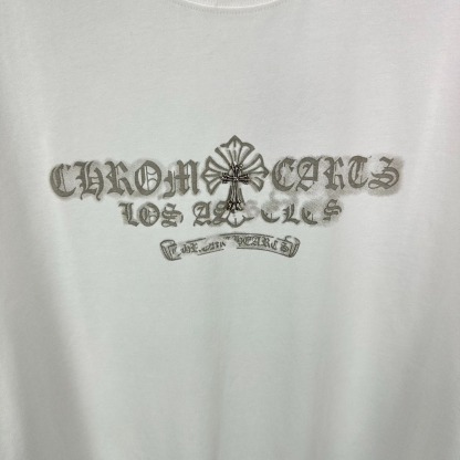 クロムハーツ「Chrome Hearts」メタルクロス ルーンロゴTシャツ