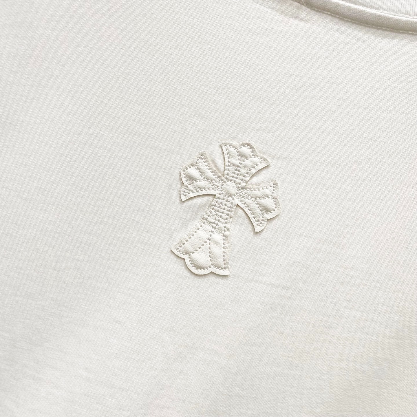 クロムハーツ「Chrome Hearts」レザー&サンスクリットTシャツ