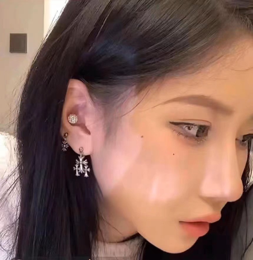 クロムハーツ「Chrome Hearts」クロムハーツ トリプルクロスピアス 22Kゴールドメッキ ピアス