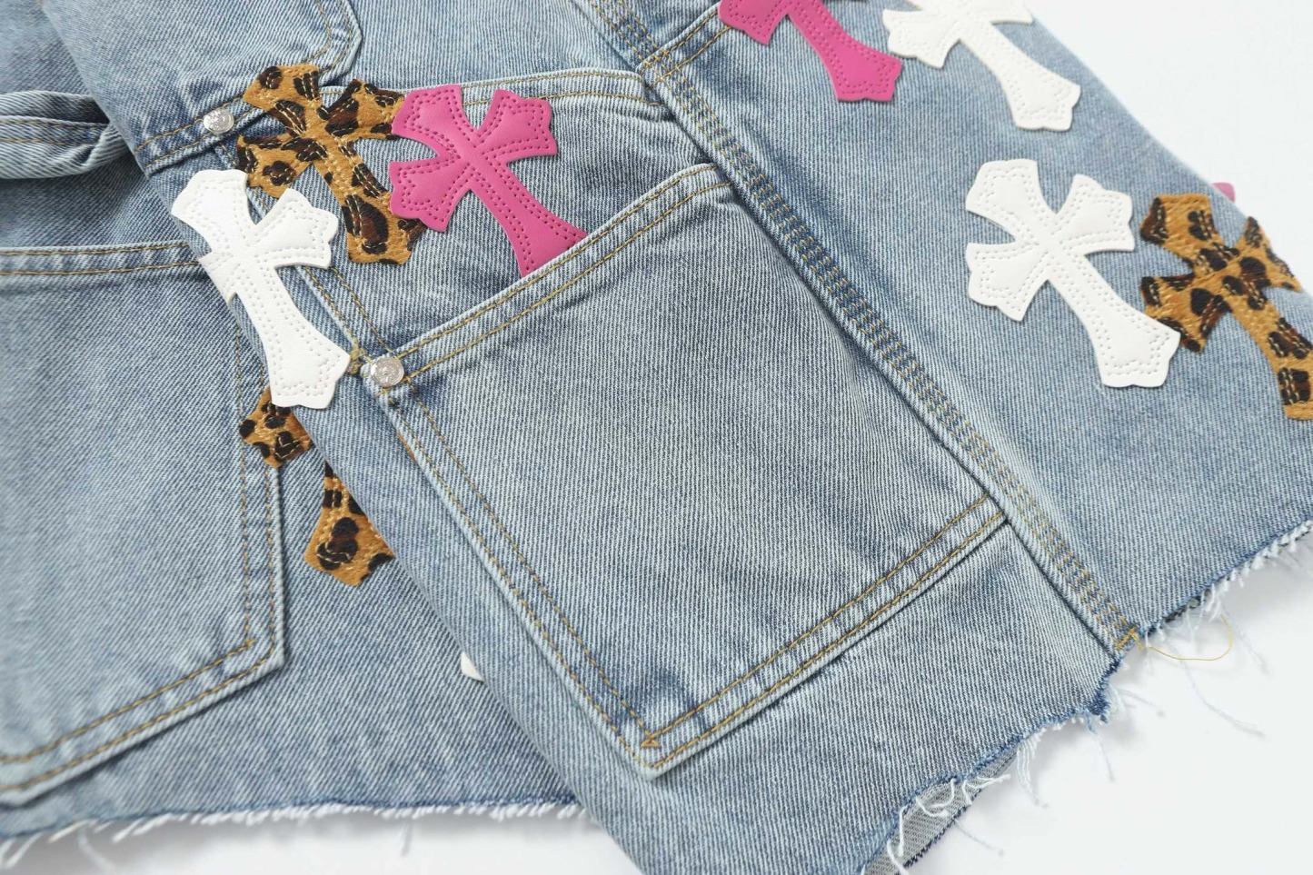 クロムハーツ「Chrome Hearts」クロス エンブロイダリー ヴィンテージ デニムショートパンツ