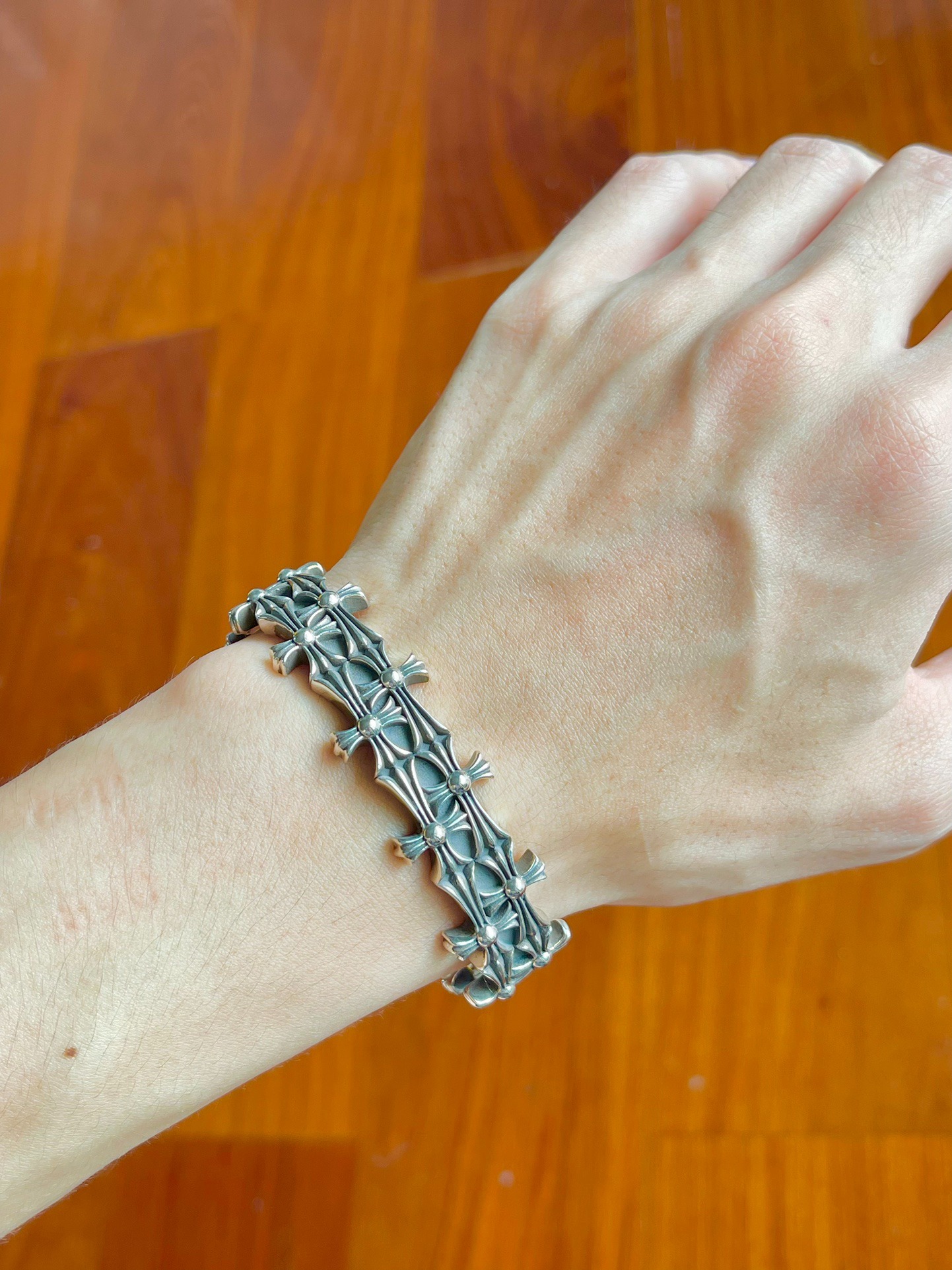 クロムハーツ「Chrome Hearts」クロム・ハーツ マルチクロス ブレスレット アクセサリー