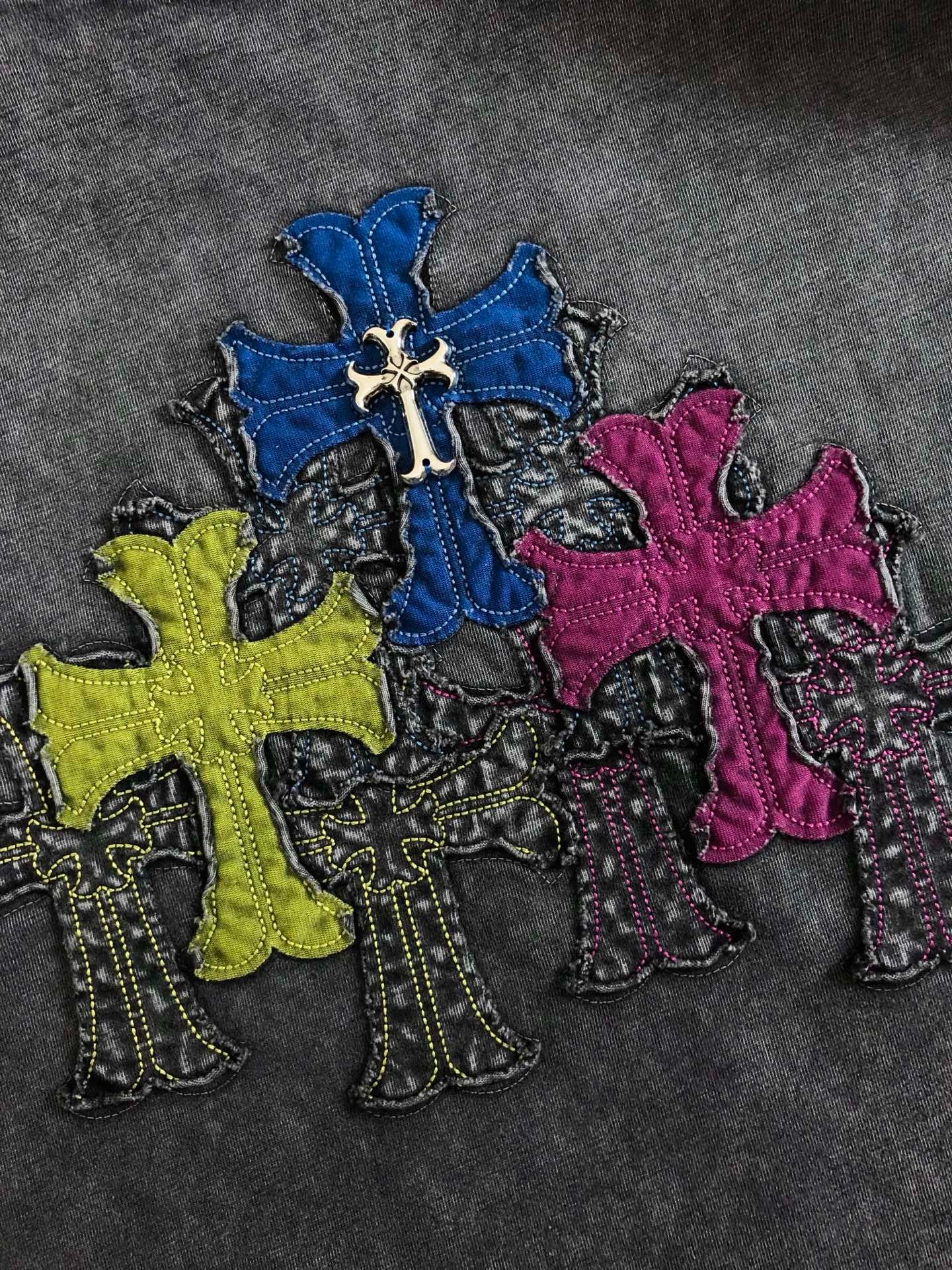 クロムハーツ「Chrome Hearts」ヴィンテージサンスクリットTシャツ