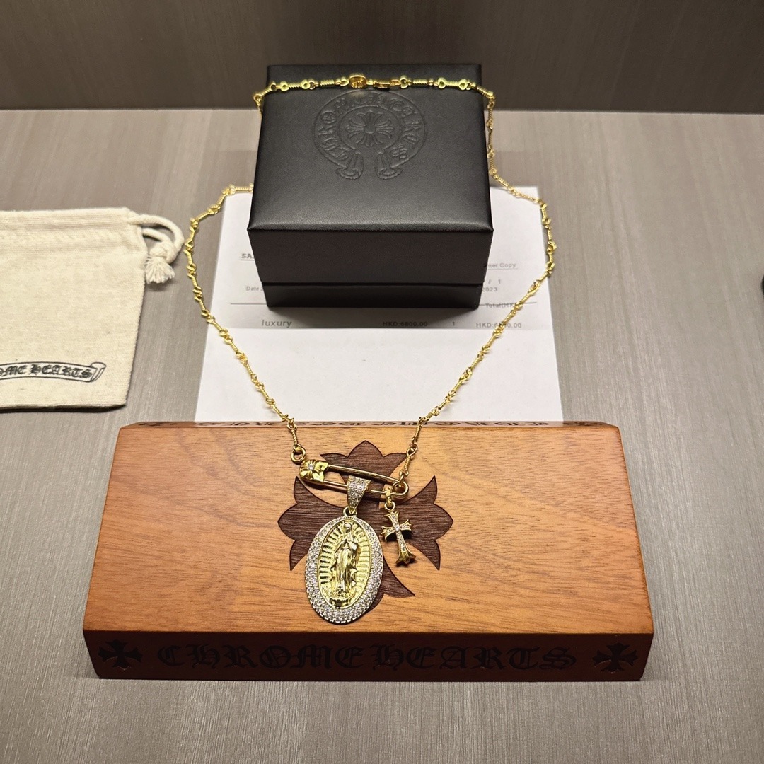 クロムハーツ「Chrome Hearts」ゴールドエディション クロスフラワーネックレス