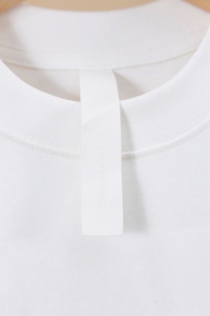 クロムハーツ「Chrome Hearts」カラフルサンスクリット エンブロイダリーTシャツ