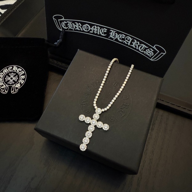 クロムハーツ「Chrome Hearts」ダイヤモンドクロス ペンダントネックレス
