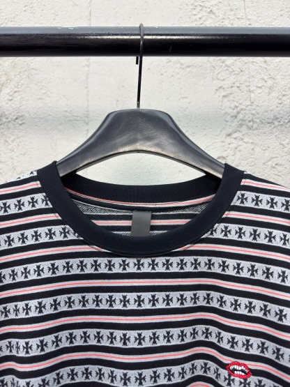 クロムハーツ「Chrome Hearts」ストライプ オールオーバープリント Tシャツ