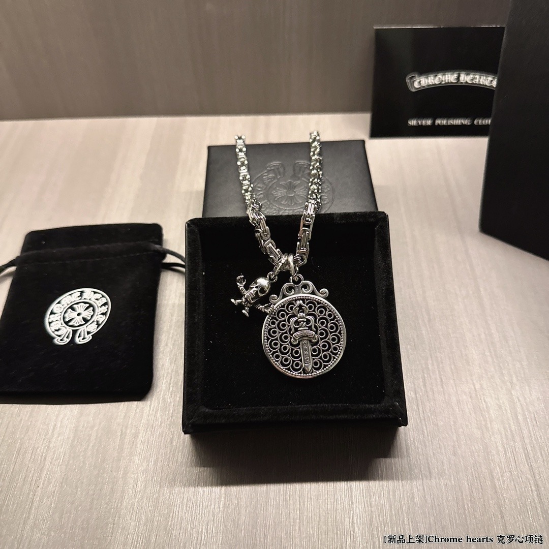 クロムハーツ「Chrome Hearts」 ミリタリークロスフラワーネックレス