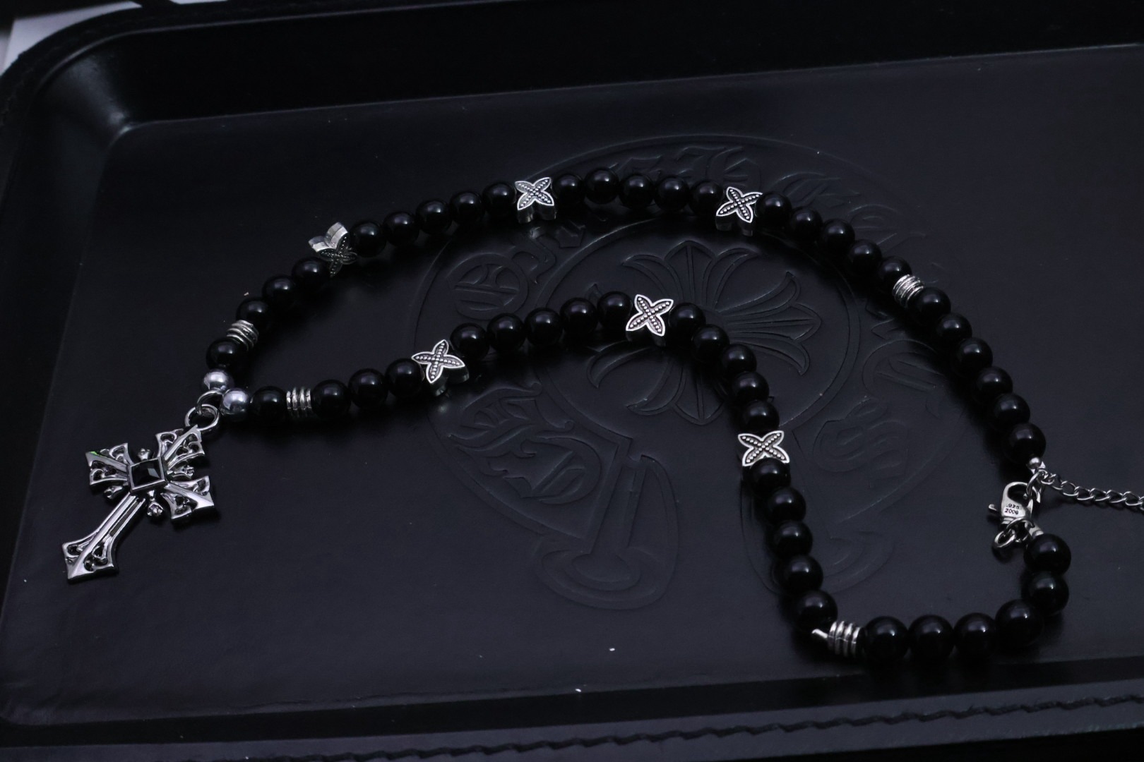 クロムハーツ「Chrome Hearts」ブラックビーズクロス ペンダントネックレス