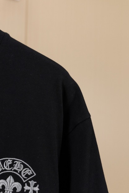 クロムハーツ「Chrome Hearts」サンスクリットクロス ディストレスドTシャツ