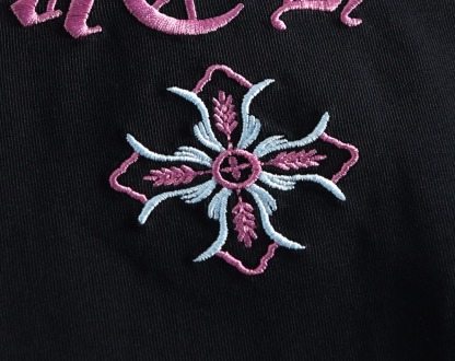 クロムハーツ「Chrome Hearts」シグネチャーロゴ プリントTシャツ