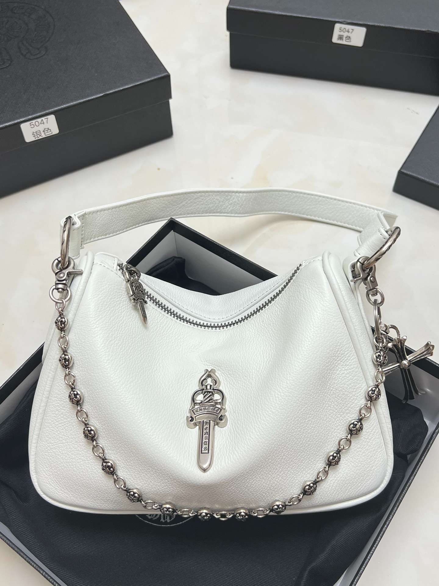 クロムハーツ「Chrome Hearts」クロスロゴ ショルダーバッグ