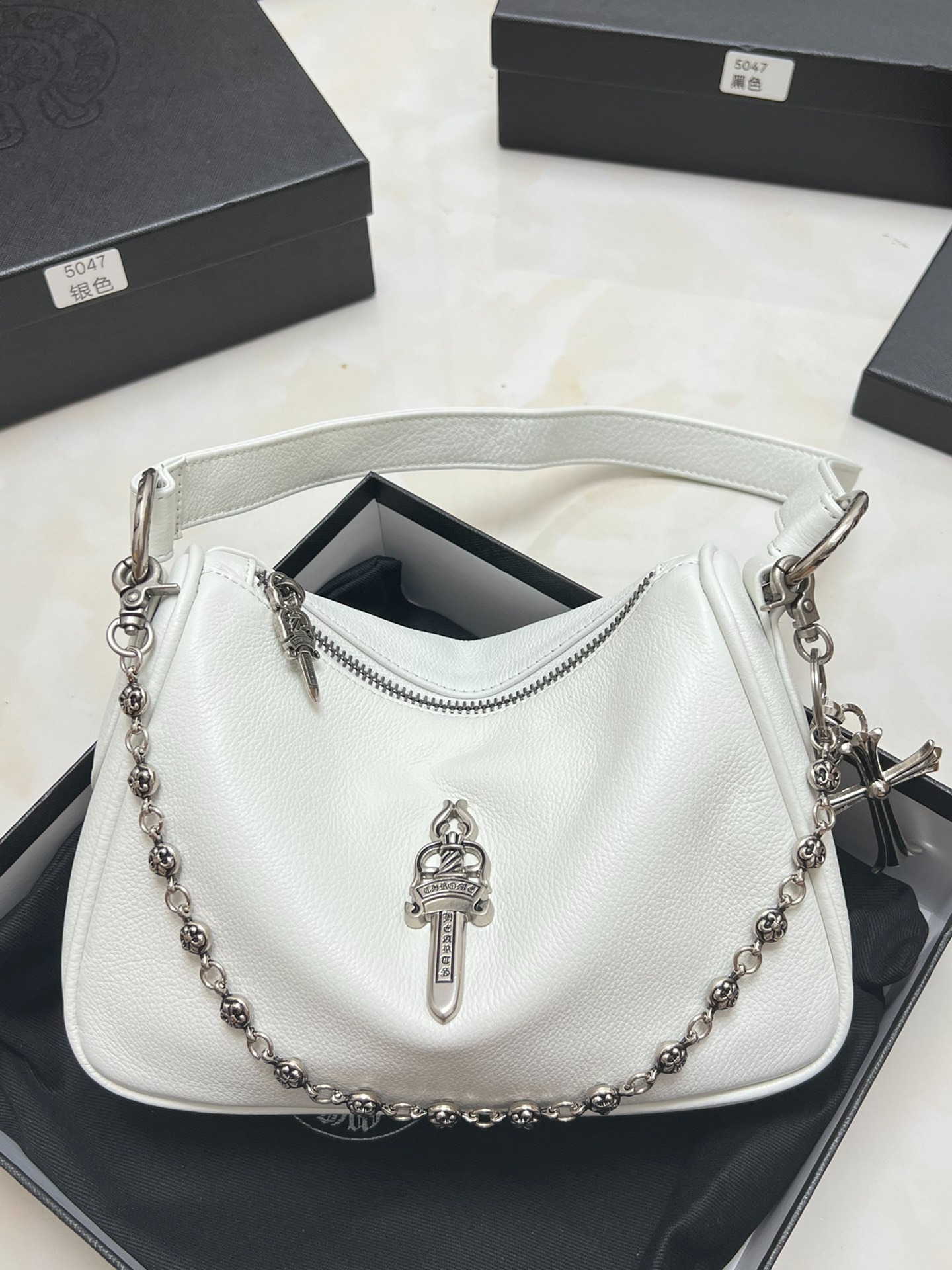 クロムハーツ「Chrome Hearts」クロスロゴ ショルダーバッグ