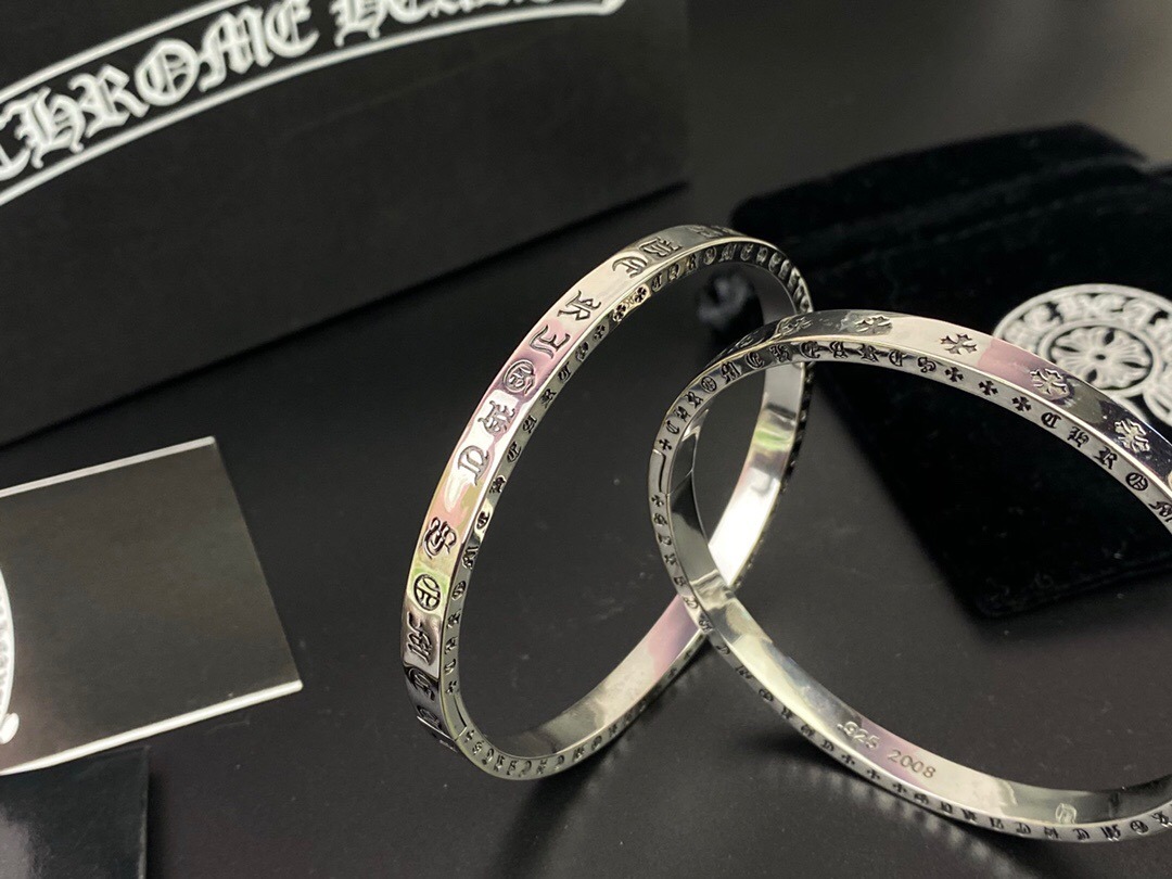 クロムハーツ「Chrome Hearts」Engraved Bangle (Size 19)