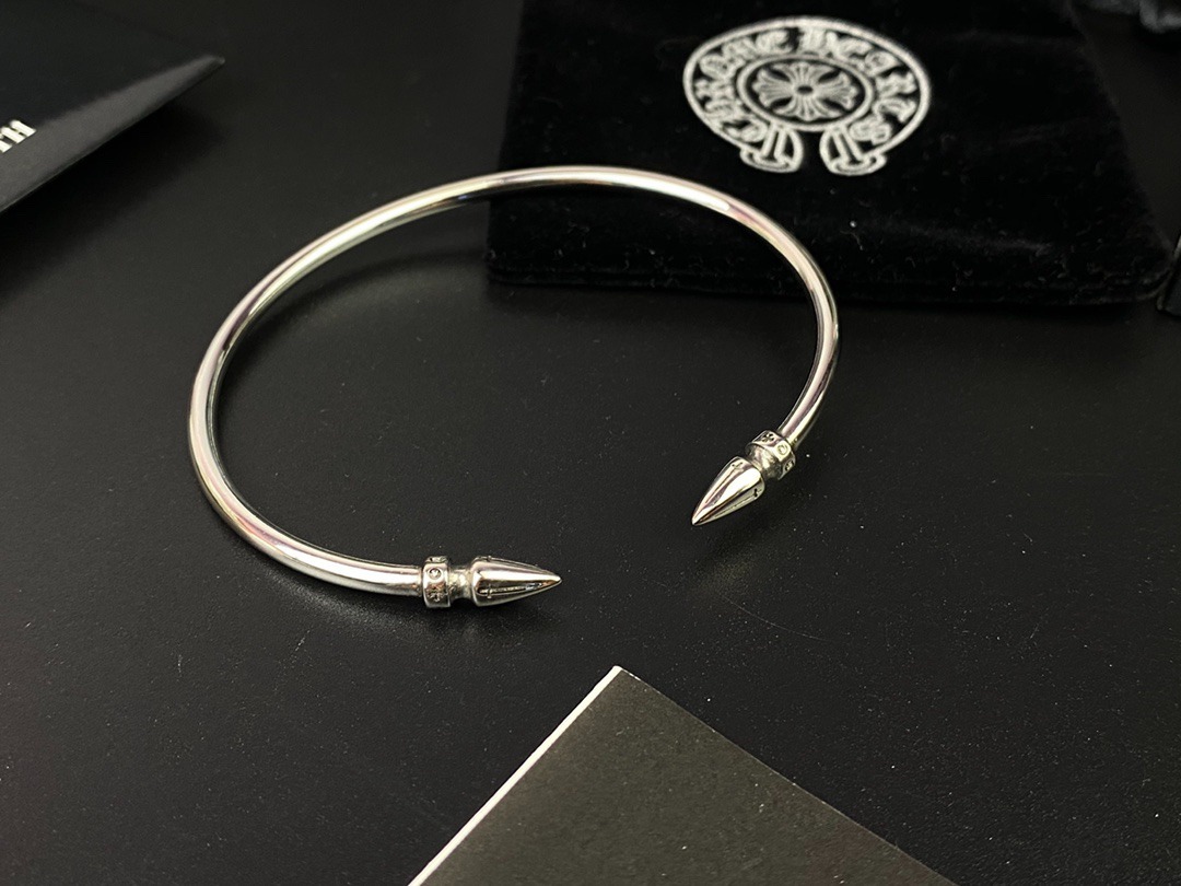 クロムハーツ「Chrome Hearts」Bullet Head Cuff Bracelet
