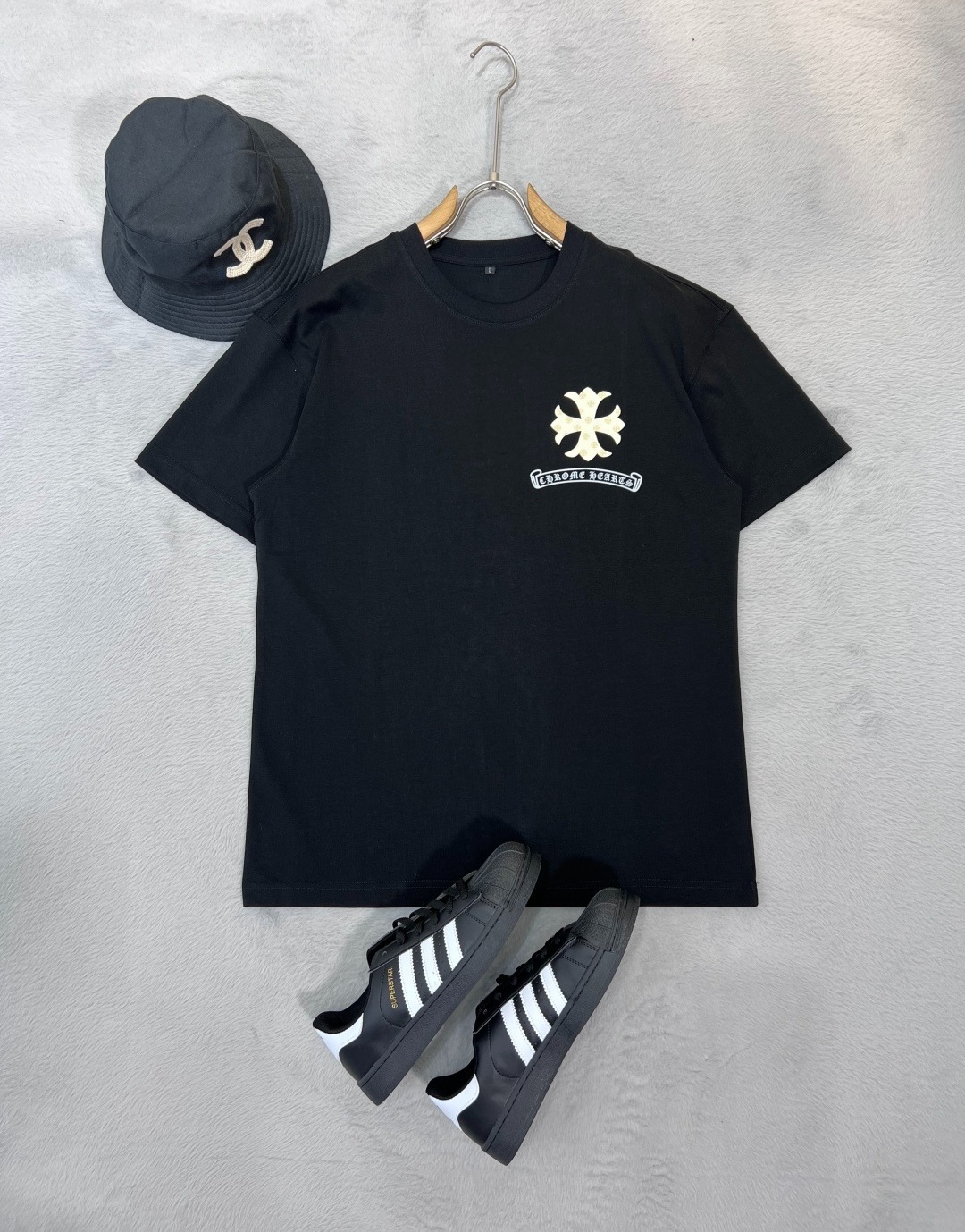 クロムハーツ「Chrome Hearts」プレミアムロゴTシャツ