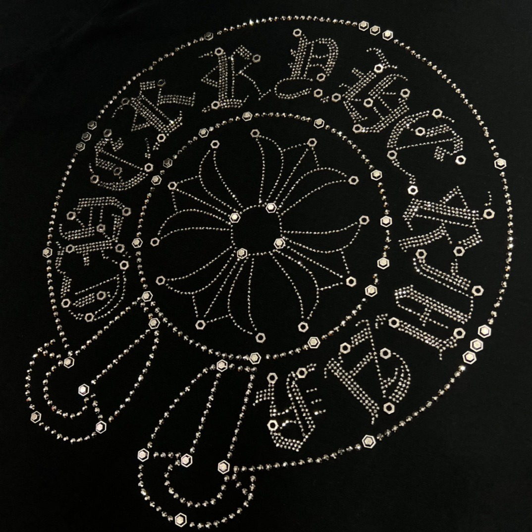クロムハーツ「Chrome Hearts」スタッドサンスクリット スパンコールTシャツ