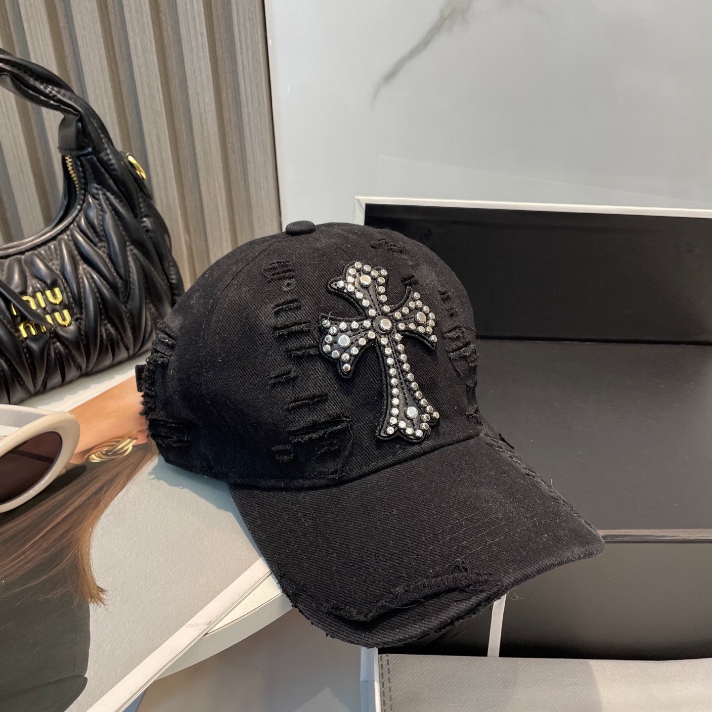 クロムハーツ「Chrome Hearts」ハーツ クロスロゴ ベースボールキャップ