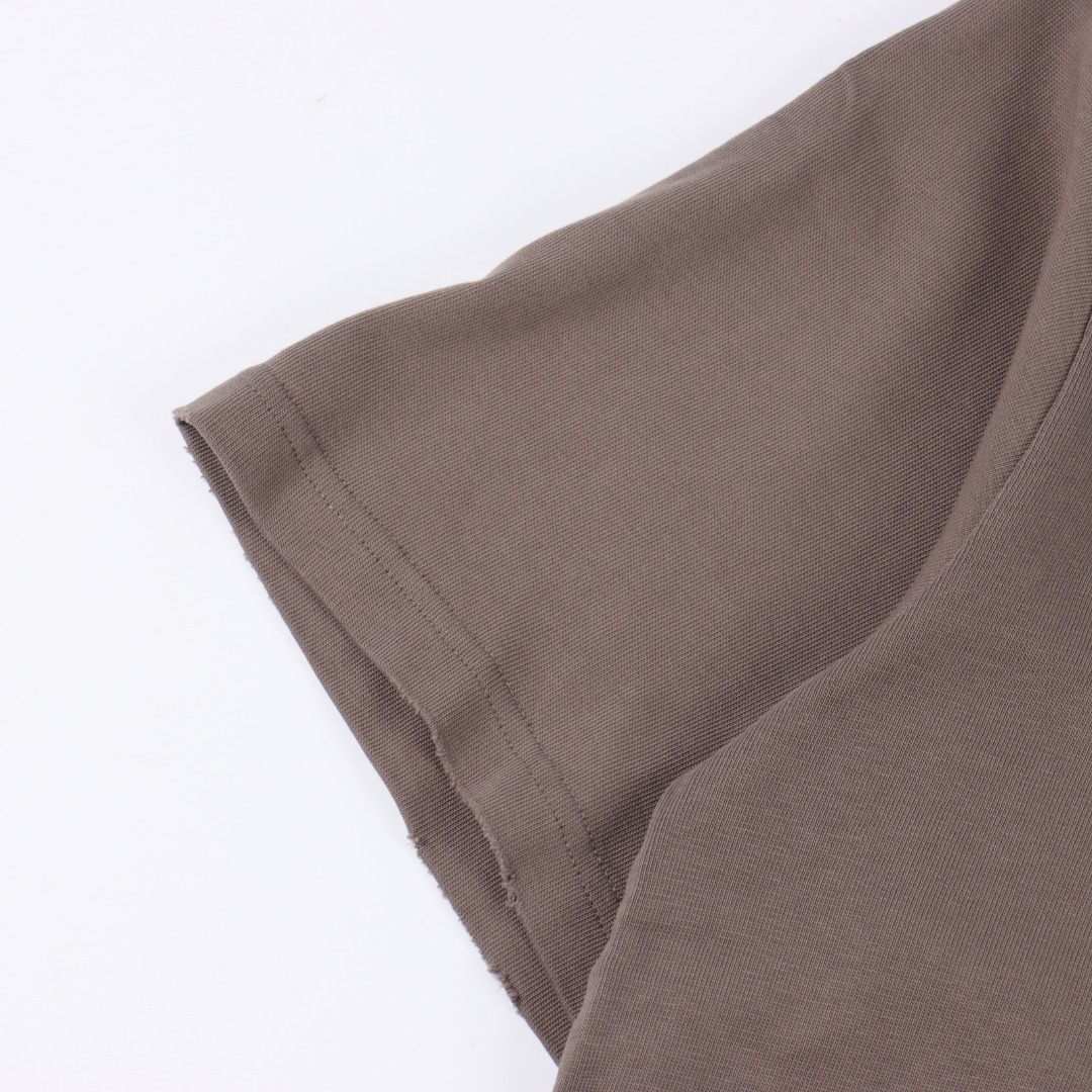 クロムハーツ「Chrome Hearts」レッドクロス ディストレスドTシャツ