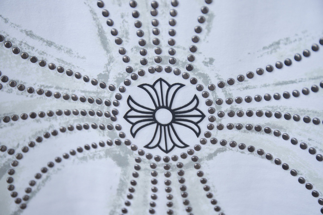 クロムハーツ「Chrome Hearts」プリント&ストーンTシャツ