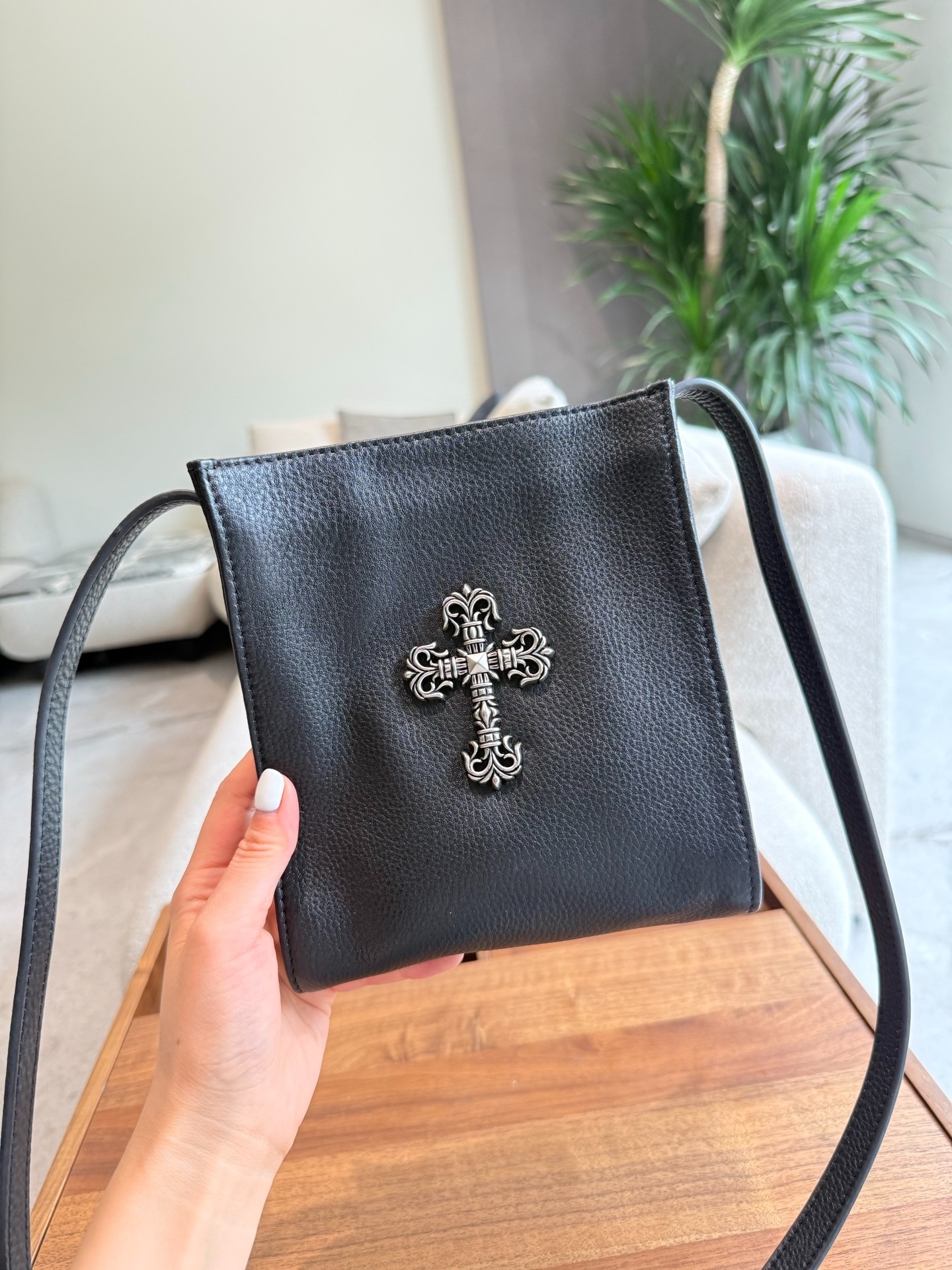 クロムハーツ「Chrome Hearts」ソフトレザー ショルダーバッグ