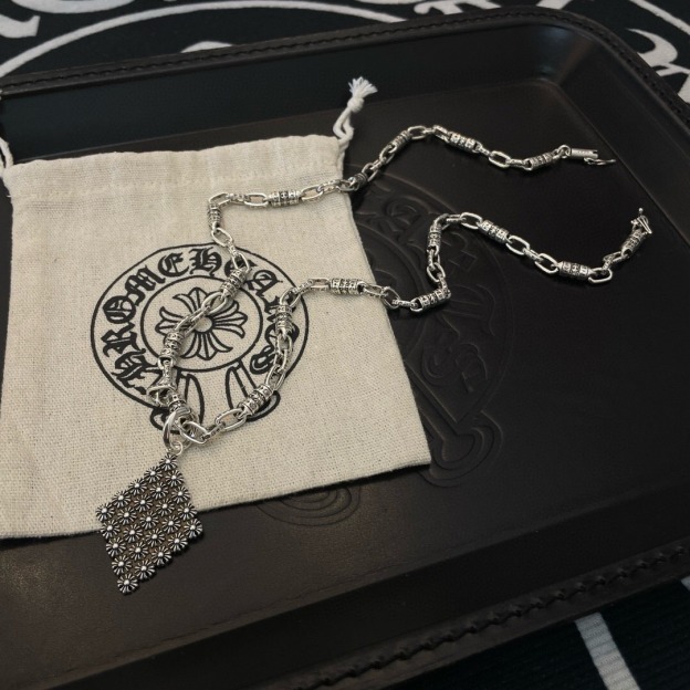 クロムハーツ「Chrome Hearts」ダイヤモンドクロス ネックレス