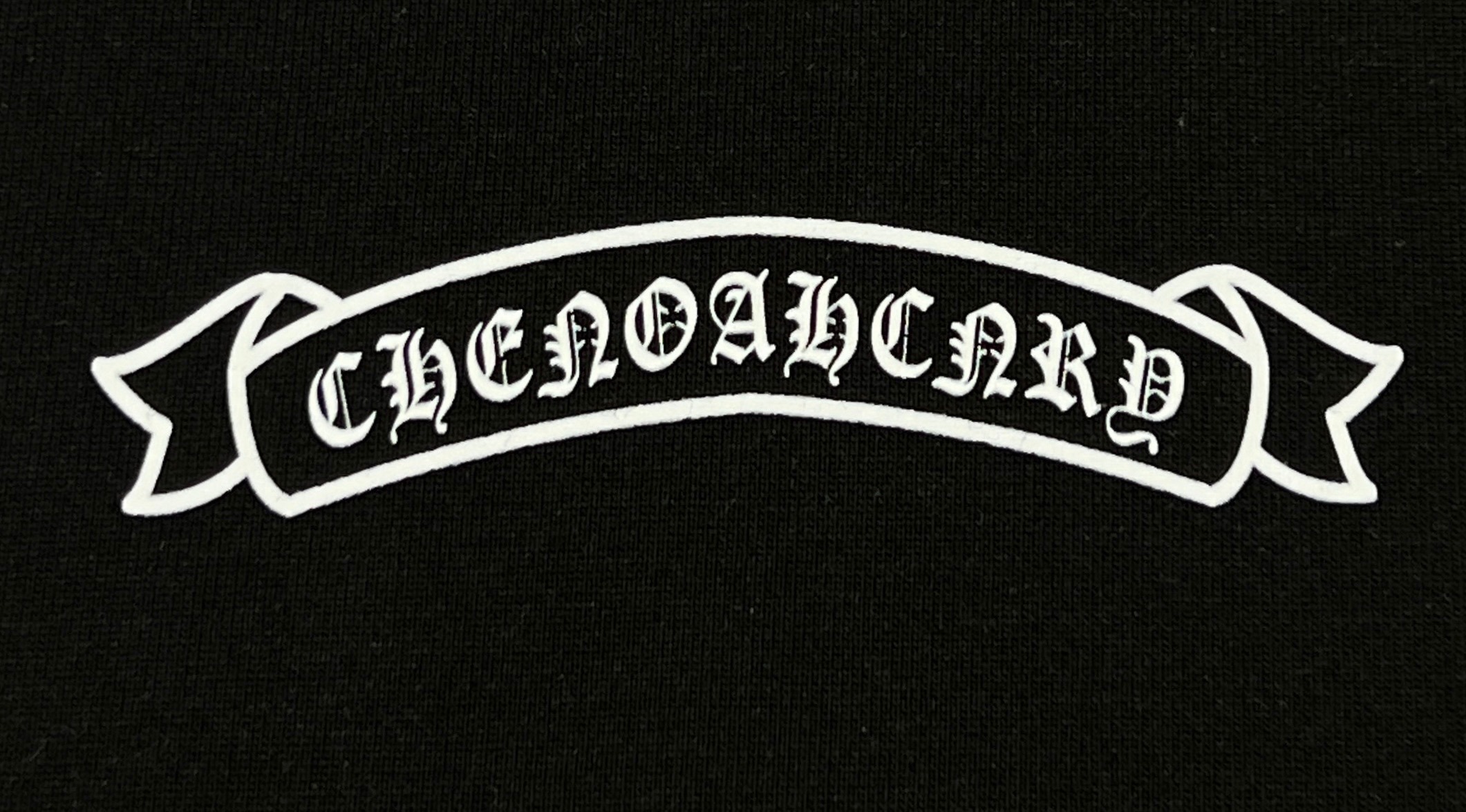 クロムハーツ「Chrome Hearts」シグネチャークロス プリントTシャツ