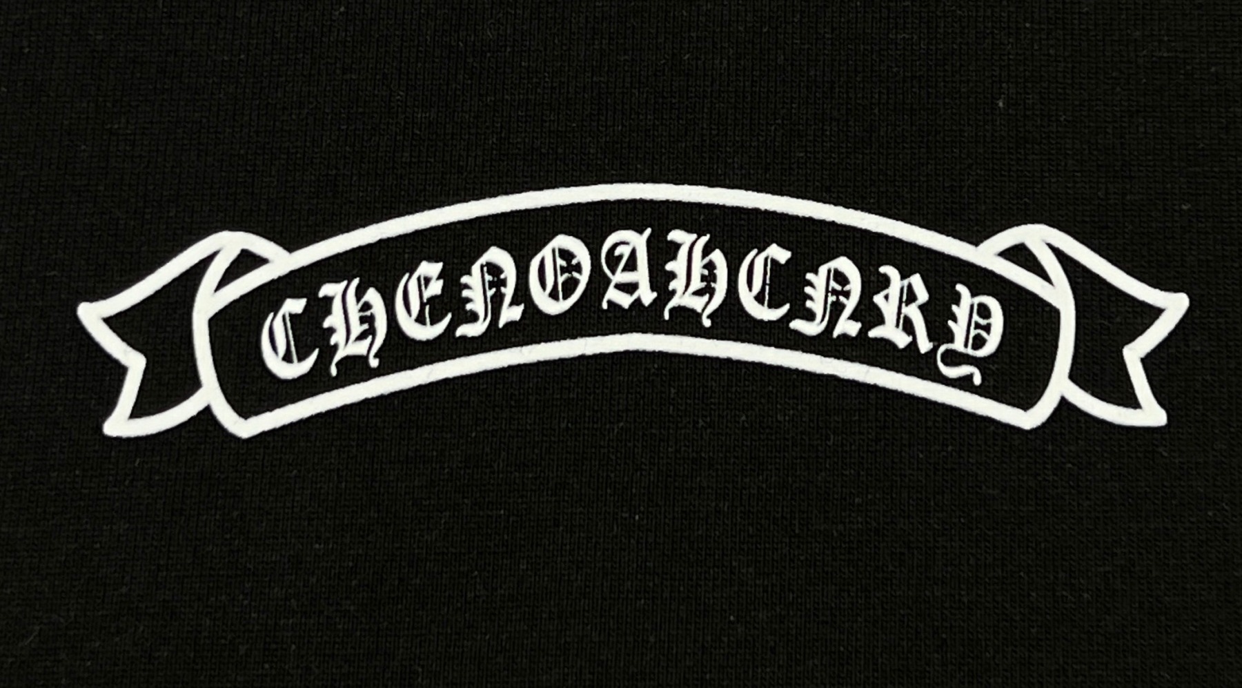 クロムハーツ「Chrome Hearts」シグネチャークロス プリントTシャツ