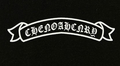 クロムハーツ「Chrome Hearts」シグネチャークロス プリントTシャツ