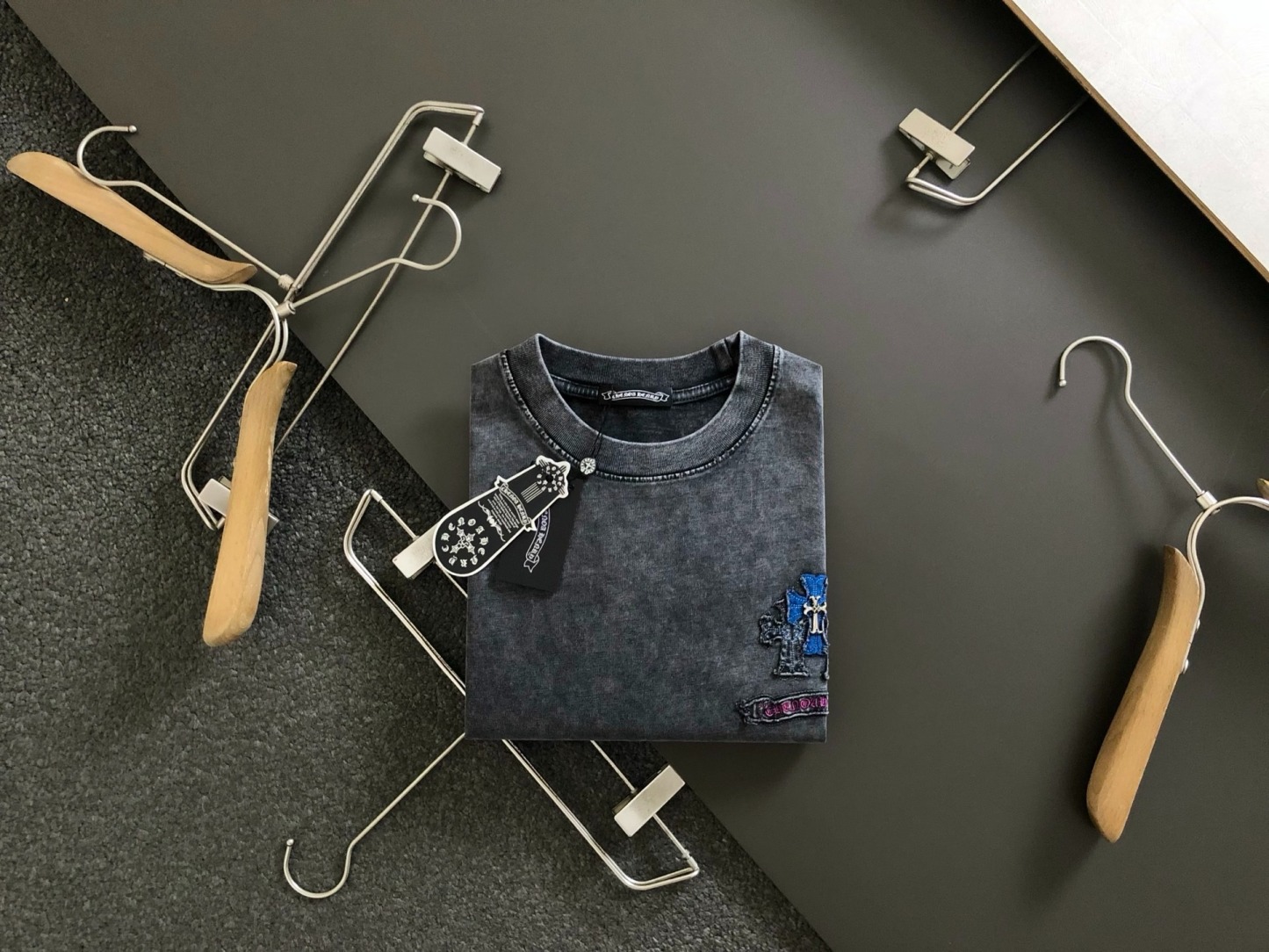 クロムハーツ「Chrome Hearts」ヴィンテージサンスクリットTシャツ